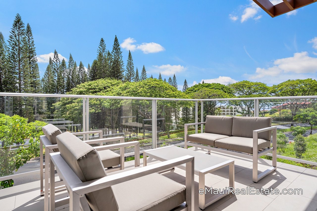 Makalii Wailea condos have lanai spaces on both levels