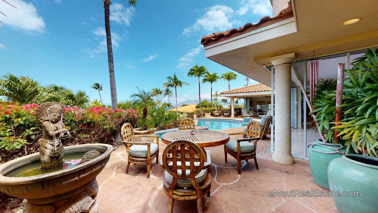 Outdoor living is graceful in Wailea Kialoa