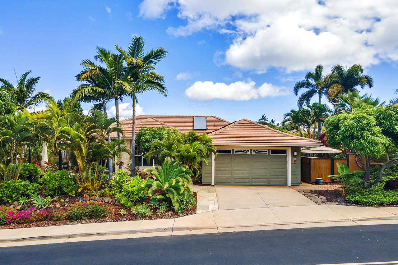 Homes in Kilohana Ridge show great pride of ownership and many have lush landscaping