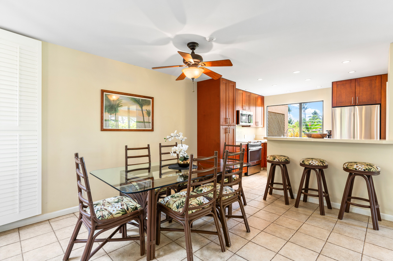 Dining area & Kitchen: 