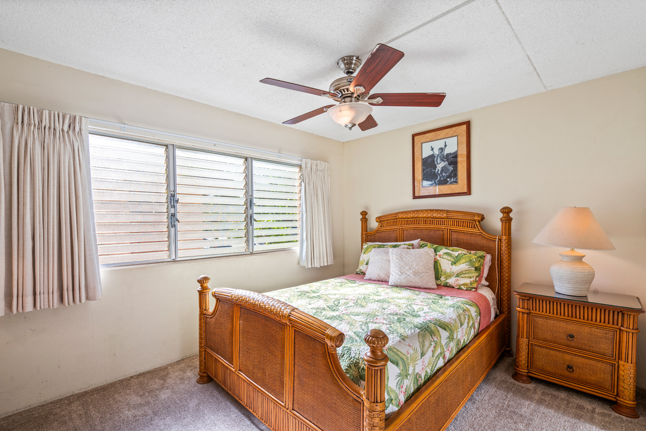 Bedroom: 